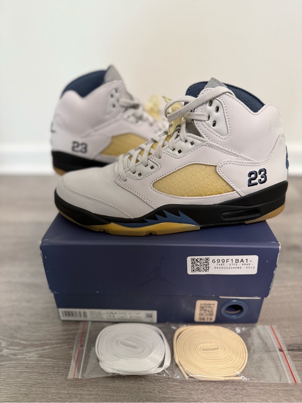 Nike Jordan 5 Retro
A Ma Maniére Dawn Women’s 11 men’s 9.5